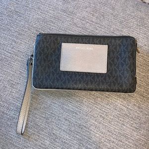 Michael Kors wristlet